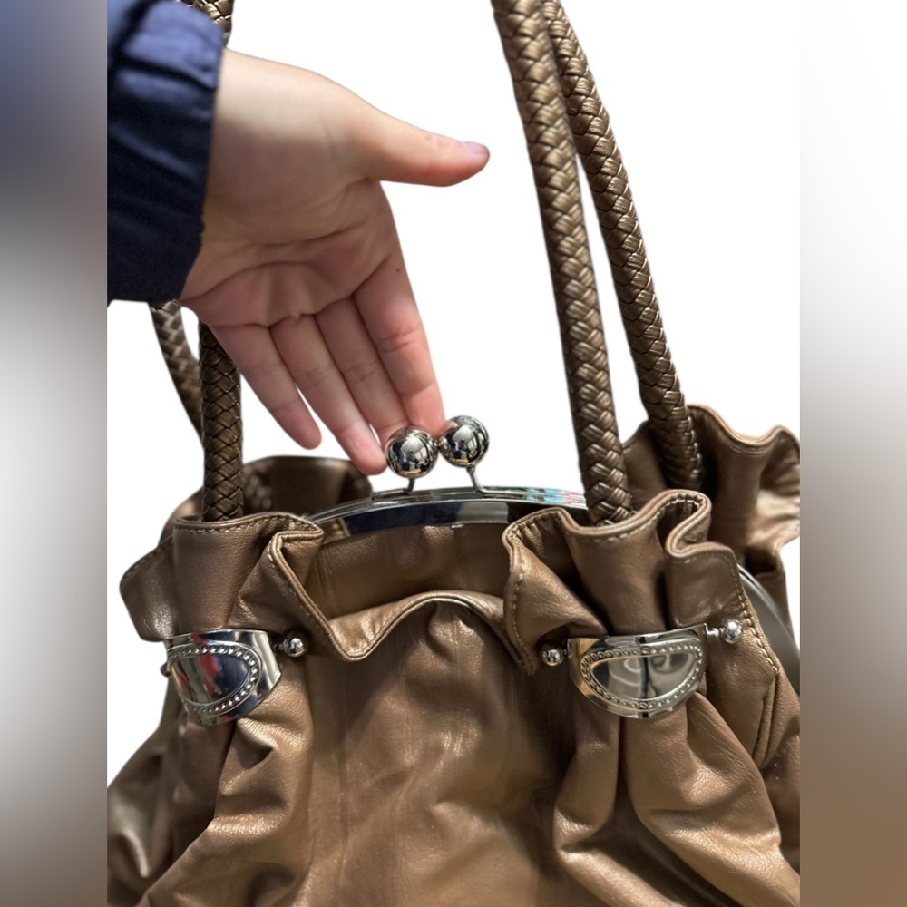 Elegant Women's Handbag